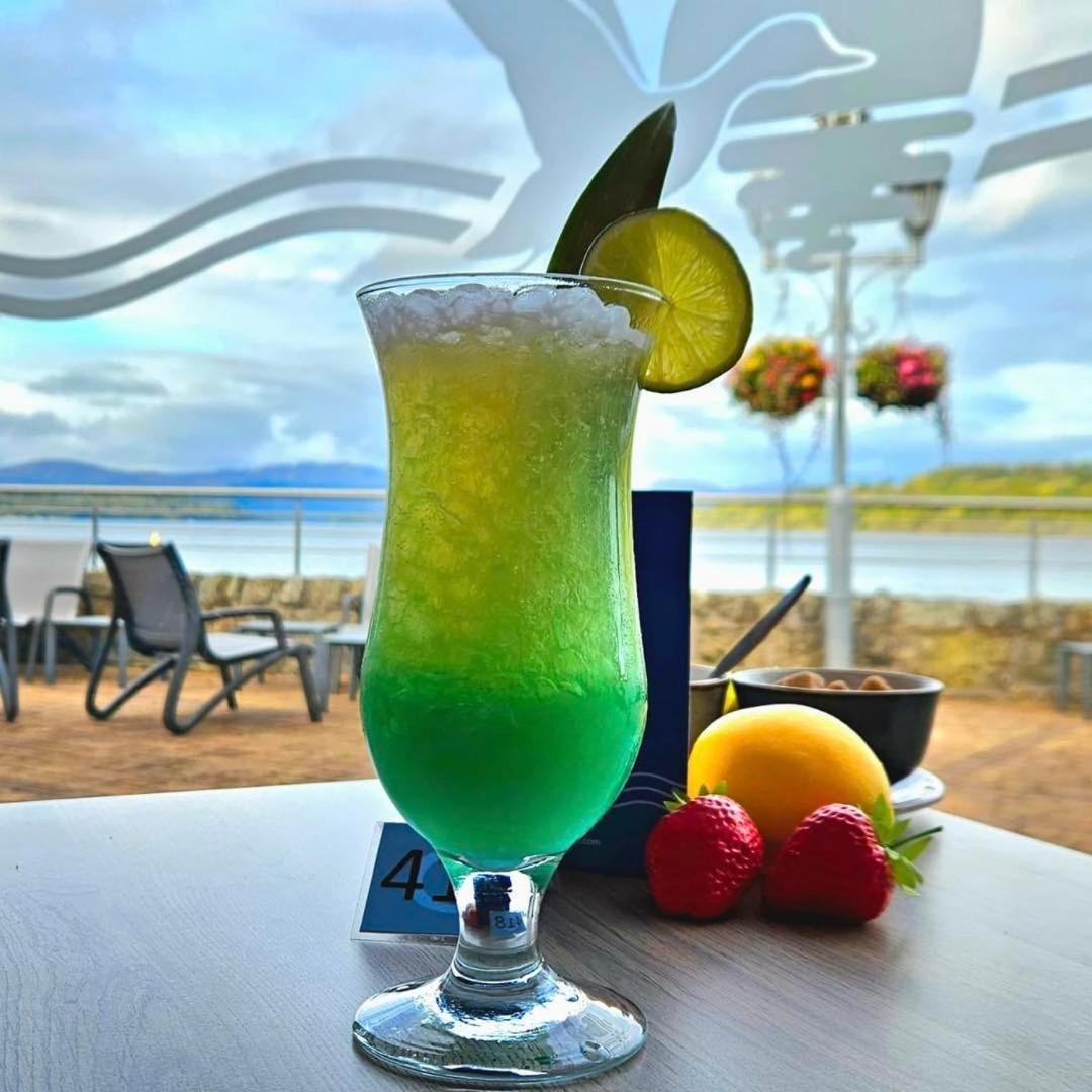 Duck Bay Hotel & Restaurant บัลลอค ภายนอก รูปภาพ
